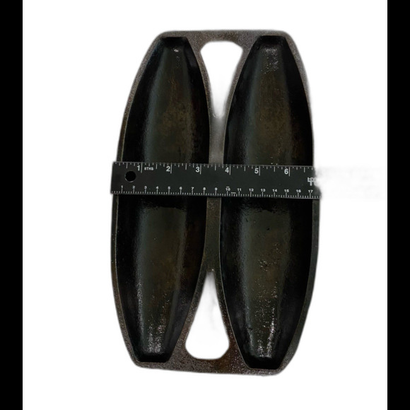 Cast Iron Double Loaf Pan No Maker Marks Seasoned and ready to use - Picture 5 of 8